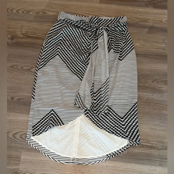 Banana Republic Faux Wrap Hi Low Midi Skirt Tie Front Women’s size 8 NWT - Picture 1 of 5